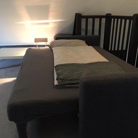מונסטר Cosy Cottage מראה חיצוני תמונה